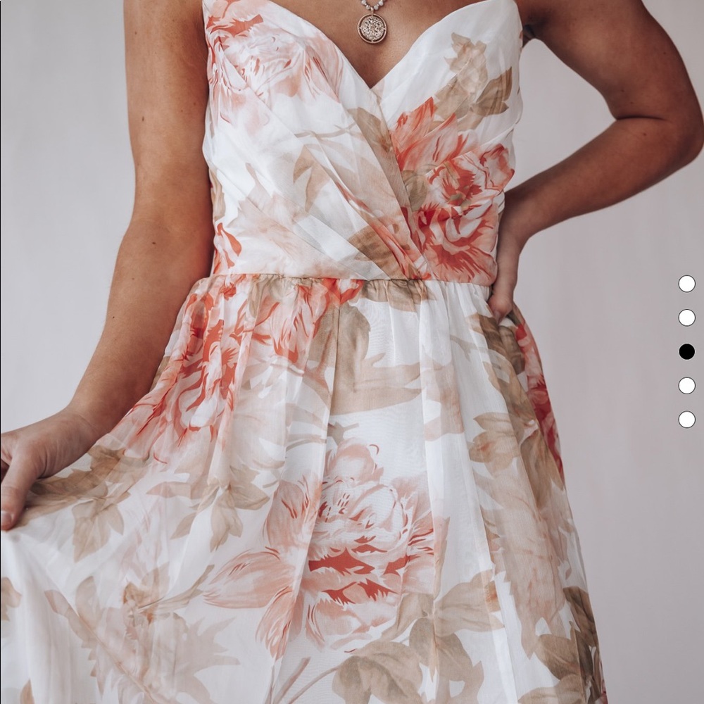 Floral Maxi Dress - Picture 5 of 8